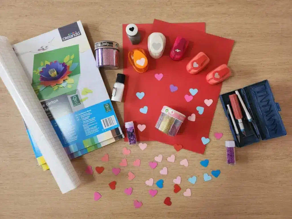 Activité créative : Le cœur pailleté – Un bricolage de Saint-Valentin adapté aux tout-petits ❤️ 1